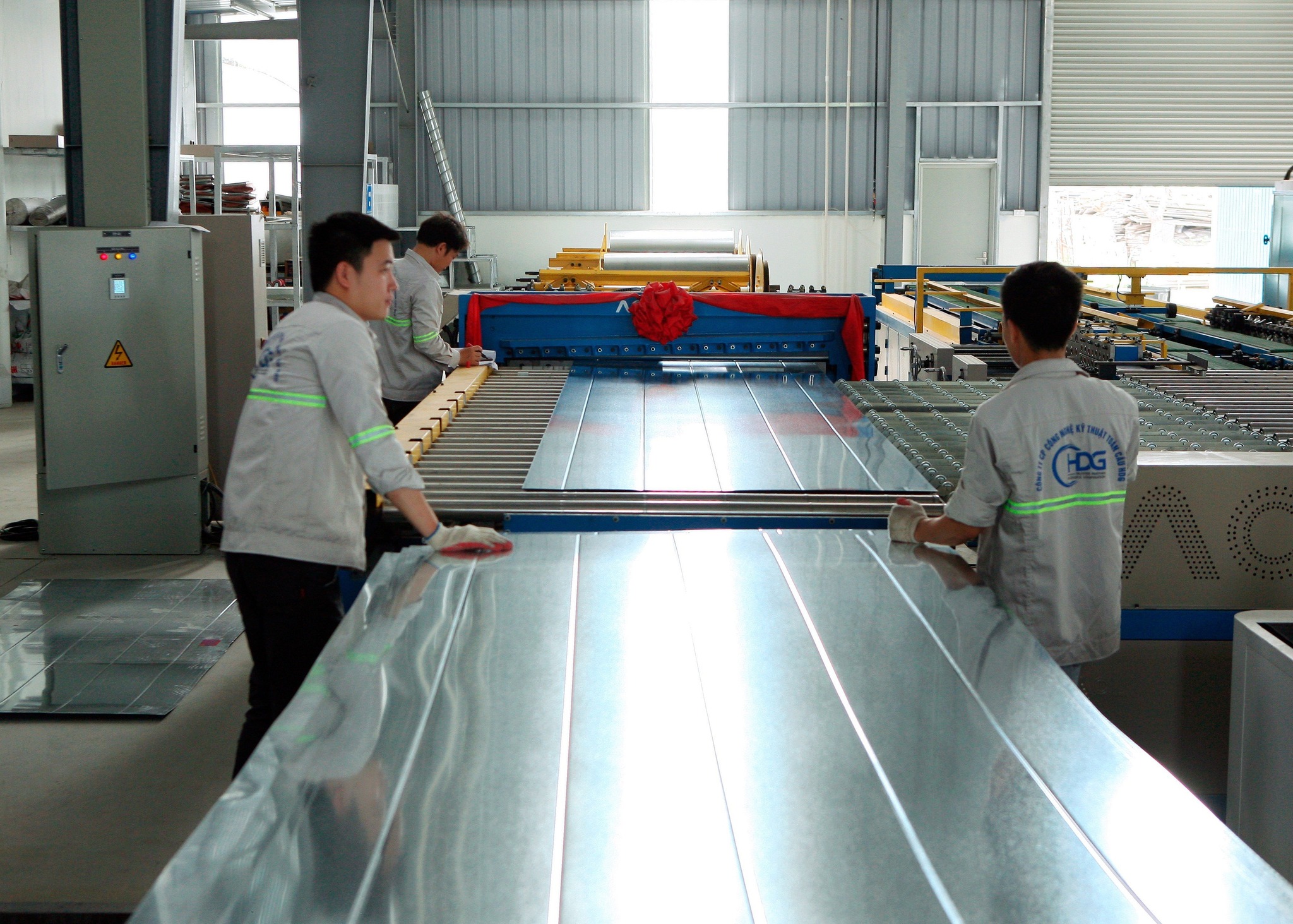 Phân phối và thương mại quốc tế